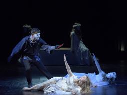Thomas: Hamlet - Ophélie / foto Martin Popelář